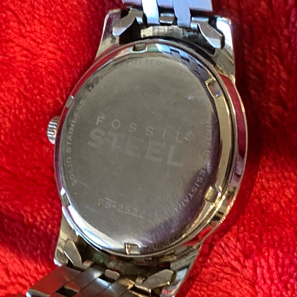 Vintage Fossil FS-2522 Classic Three-hand timepiece Stainless Steel Collection - Picture 2 of 3